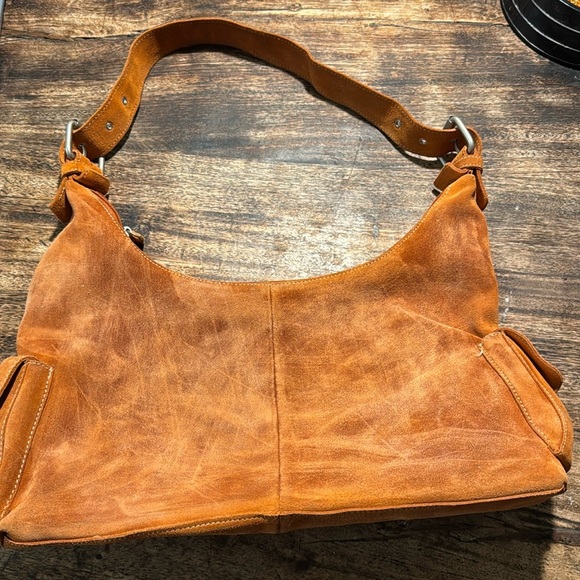 Orange suede shoulder bag with an organic rustic look - Picture 1 of 12